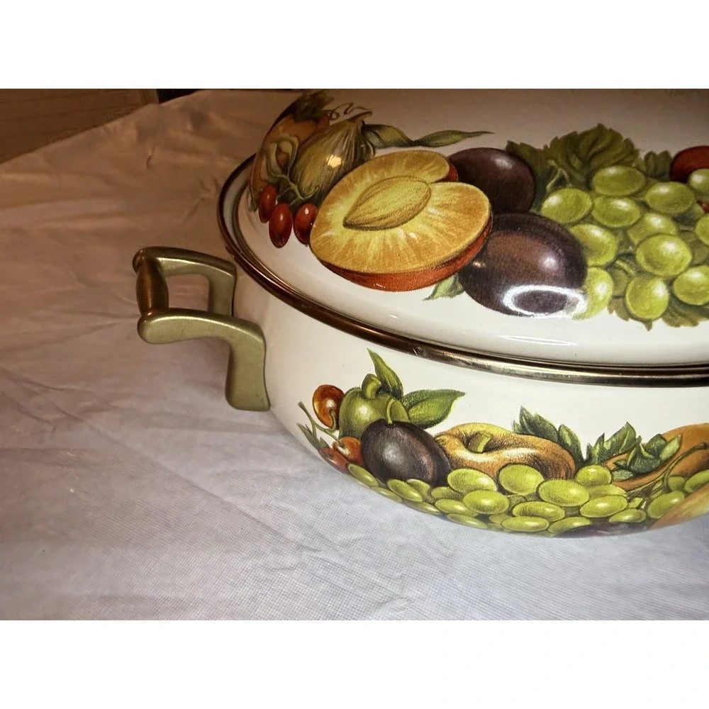 Vintage Enamelware Covered‎ Casserole Dutch Oven Fruit Cornucopia  10.5